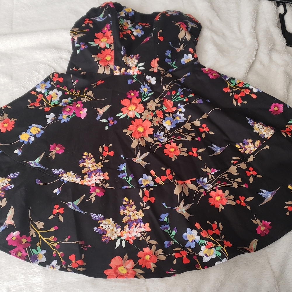 Express Hummingbird Dress - Picture 2 of 6